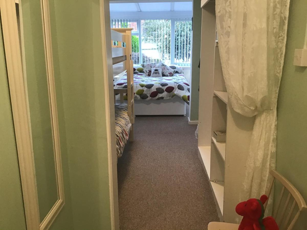 Apps B&B Poole Exteriör bild